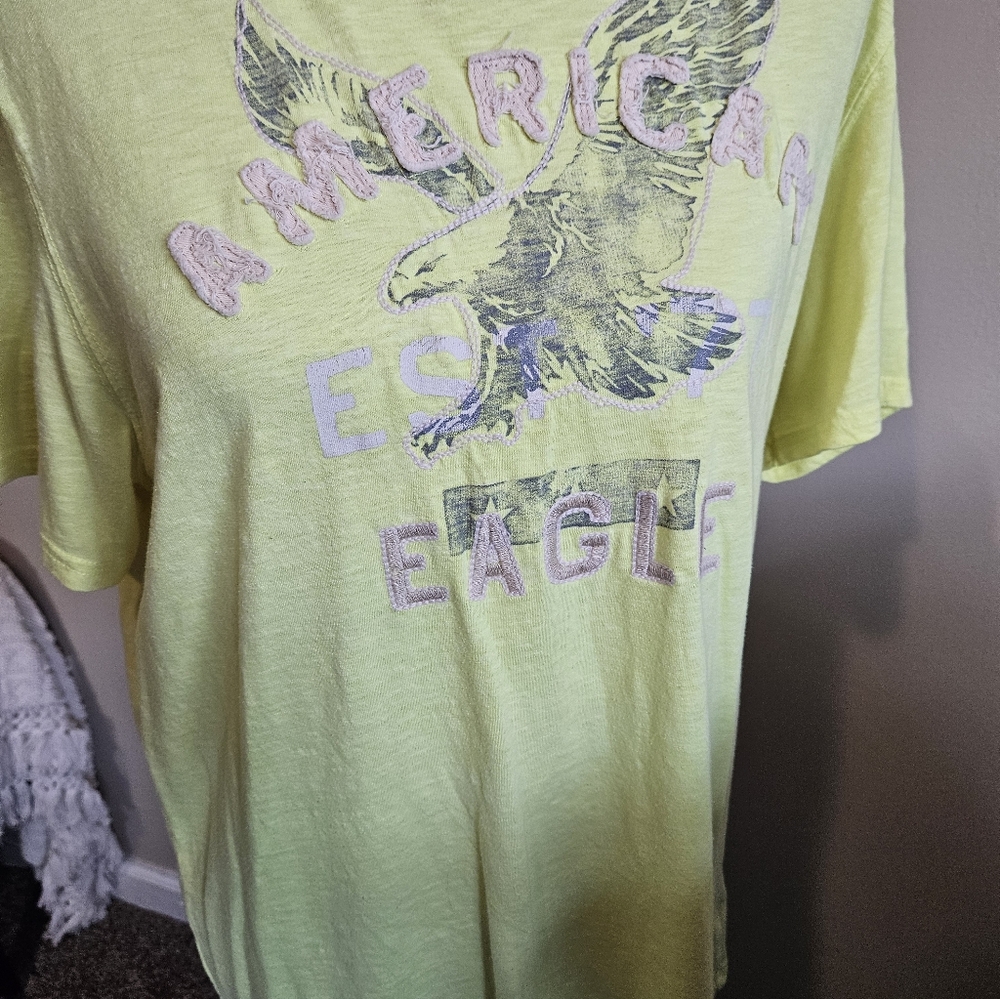 American Eagle Outfitters Graphic T-Shirt . - Picture 11 of 11